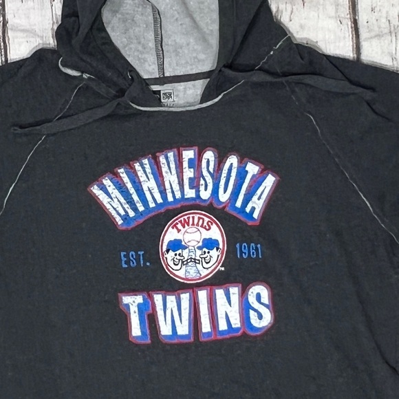 Minnesota Twins MLB Baseball Hoodie Pullover Jumper Sweatshirt Mens - Picture 2 of 5